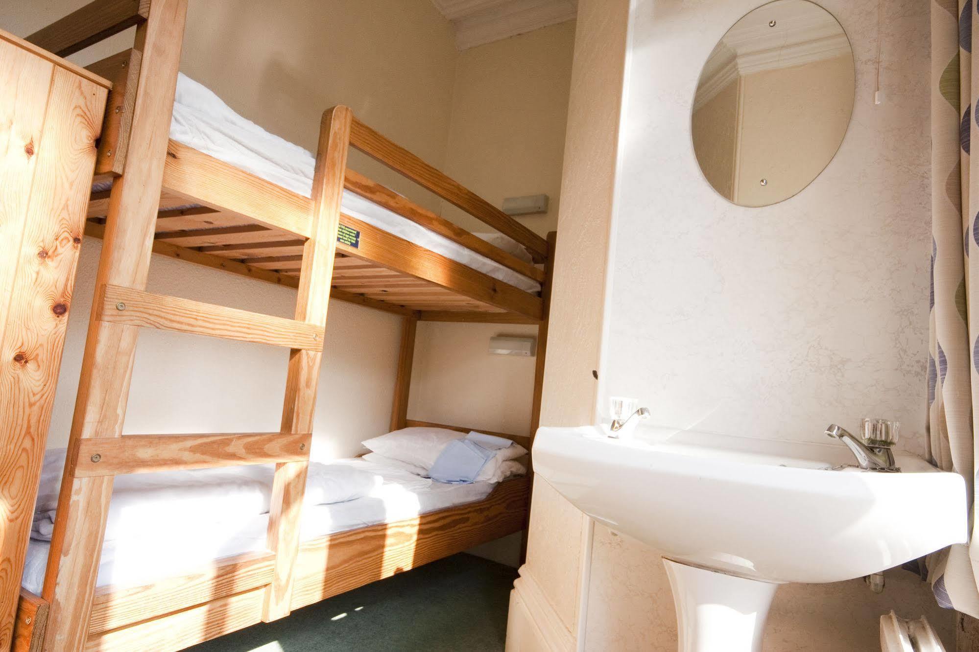 Yha Eyam Hostel Ngoại thất bức ảnh