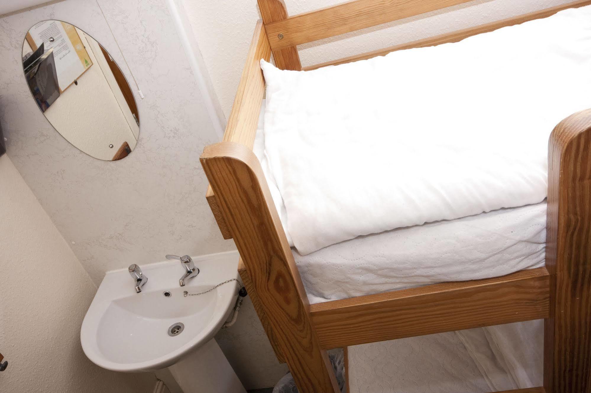 Yha Eyam Hostel Ngoại thất bức ảnh